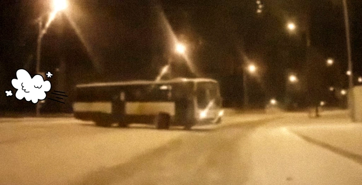 VIDEO: Derapaj pe gheaţă cu autobuzul