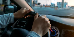 Asiguratorii observă o problemă de cultură rutieră: „Cine intră tare pe autostradă… doi români”