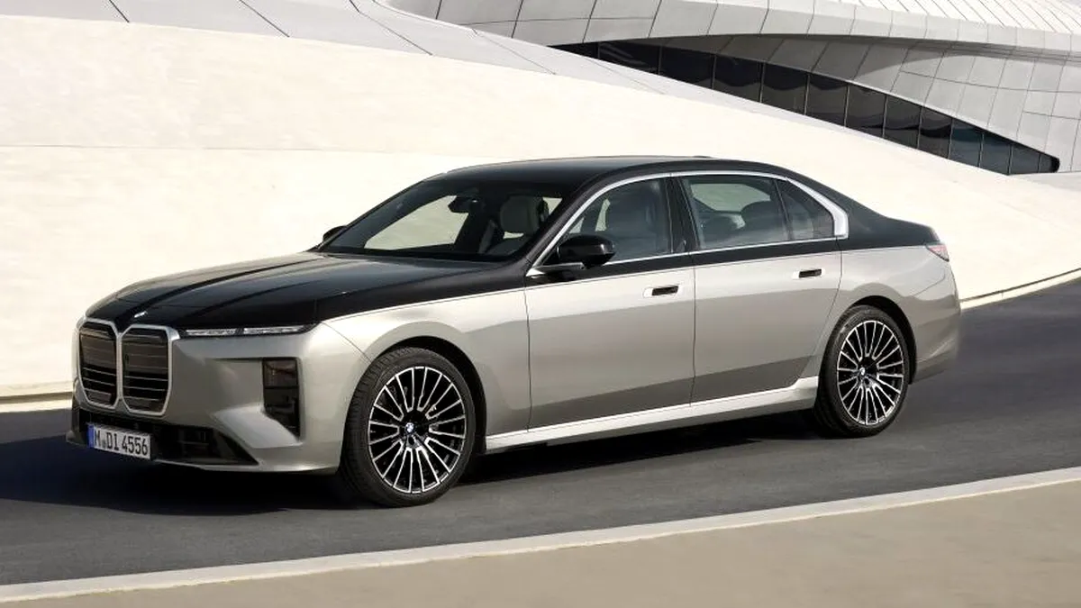 BMW prezintă Seria 7 facelift, actualizare majoră pentru limuzina de lux. i7 ajunge la 728 km autonomie WLTP