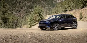 Studiu | Mașinile electrice curăță aerul. Interesul Californiei pentru EV-uri reduce nivelul de poluare al statului