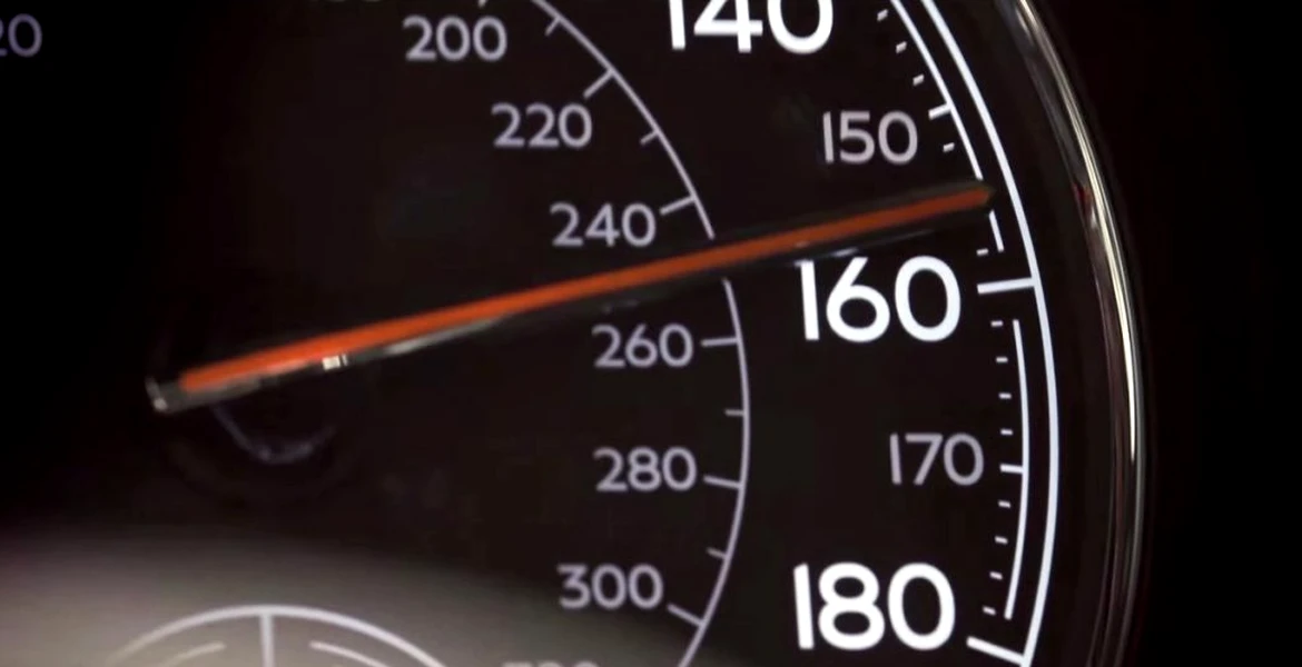 Bentley Bentayga chiar prinde 300 km/h! [VIDEO]