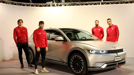 VIDEO: Hyundai Ioniq 5 și fotbaliștii de la AS Roma fac echipă într-un videoclip regizat de Jose Mourinho
