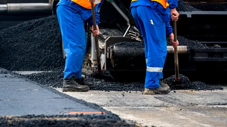 Un tronson al autostrăzii Sibiu-Pitești care se construiește cu încetinitorul. Câte luni are constructorul la dispoziție ca să termine