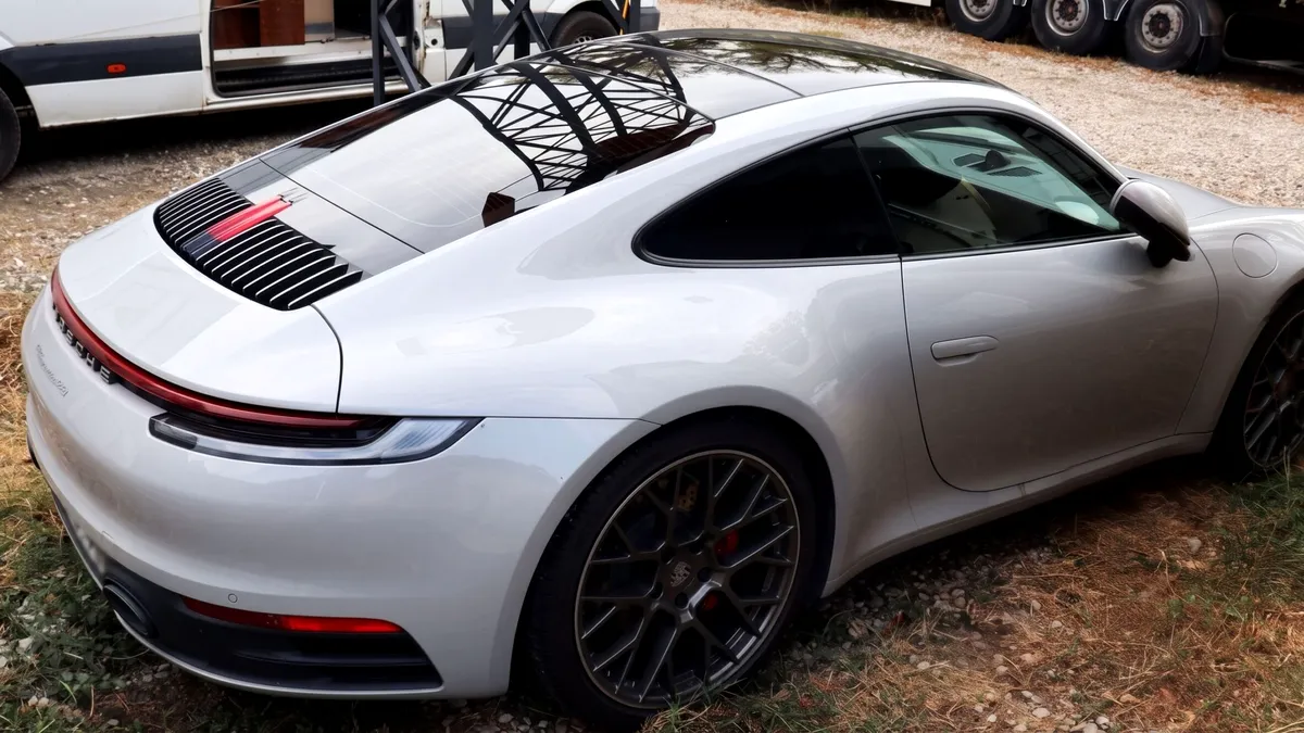 Model Porsche de peste un milion de lei, indisponibilizat de polițiști la Calafat. Șoferul, un bulgar
