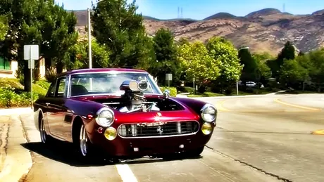 Nu cred că ţi-ai dorit vreodată să vezi un Ferrari americanizat. Iată-l oricum [VIDEO]