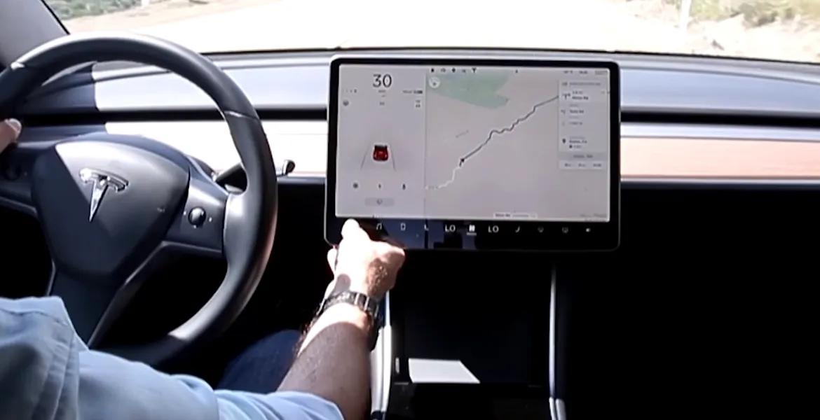 Tesla a adăugat opţiunea „Cod PIN” pe modelele sale