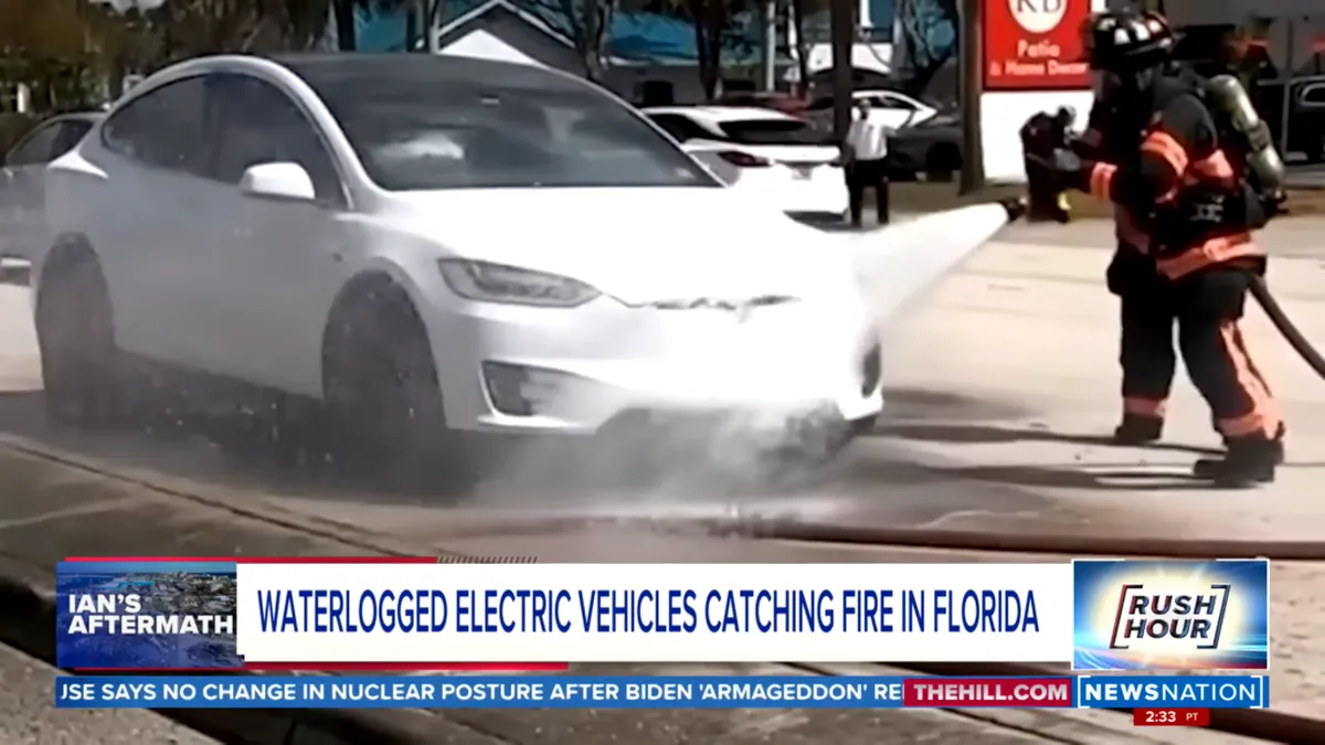 Care este motivul pentru care mai multe mașini Tesla au izbucnit în flăcări - VIDEO
