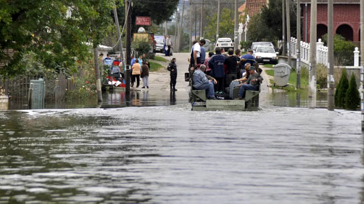 Un drum din România „dispare” când plouă