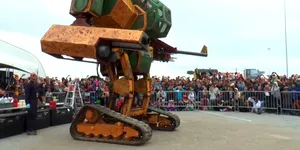 MegaBots! NASA se alătură creării unui nou sport: luptele cu roboţi uriaşi! VIDEO