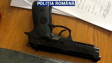 Șofer periculos, blocat pe A2 după ce i-a amenințat pe polițiști cu un pistol