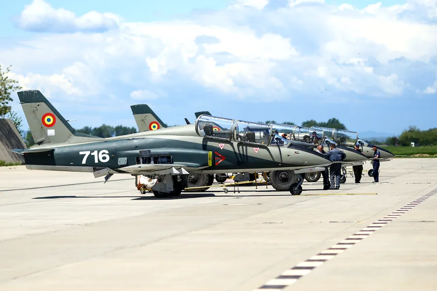 avioane iar-99