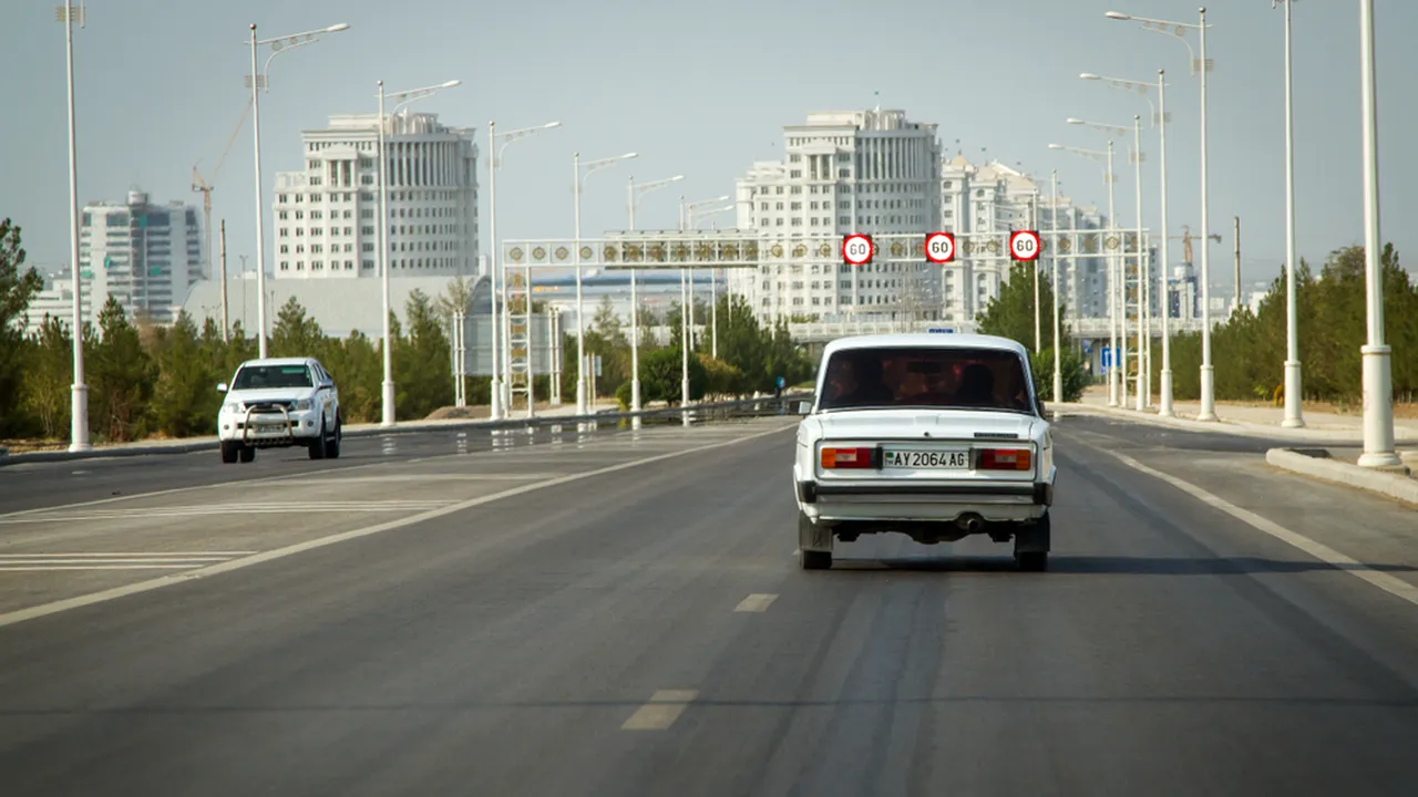 lege absurda Turkmenistan soferi masini albe 1 