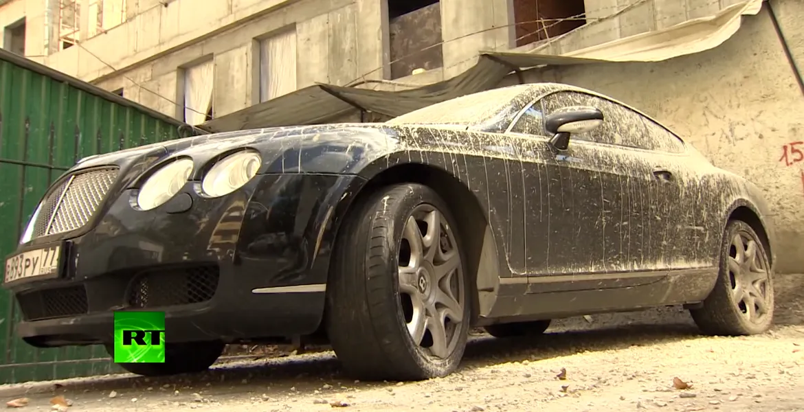 Ţi-ai luat Bentley? Ai grijă să nu ţi-l îmbrace cineva în ciment. VIDEO