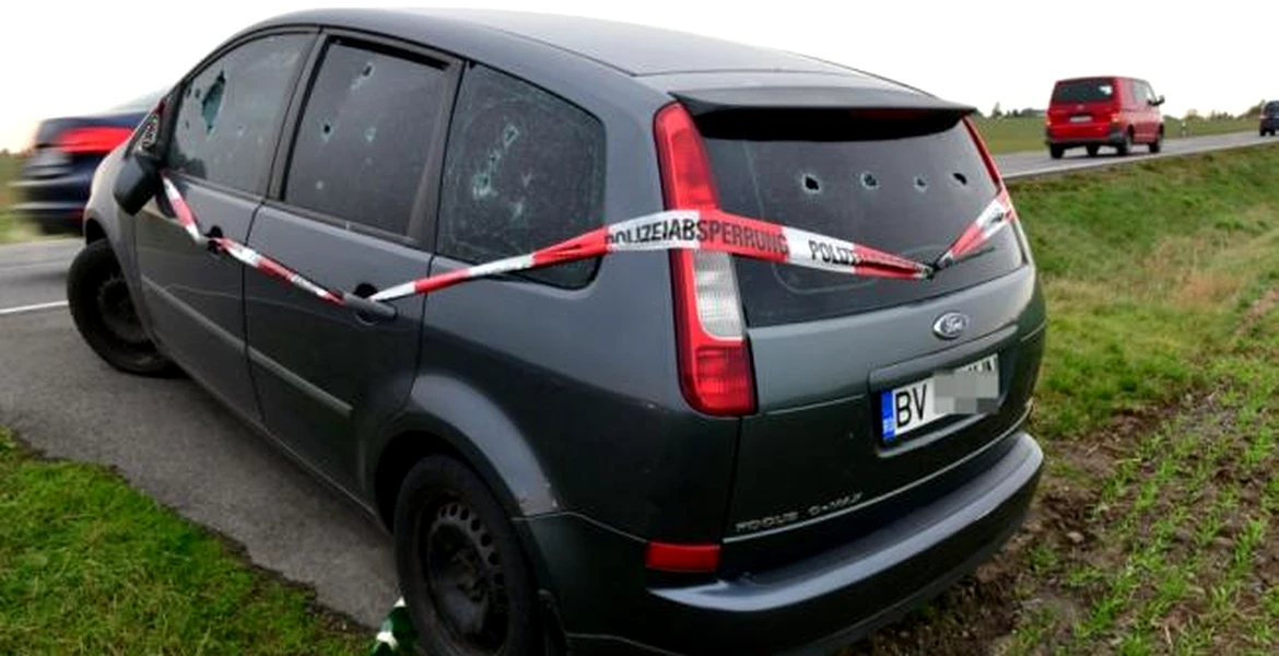 Mașină cu numere românești, găsită abandonată în Germania. Autoturismul are urme de gloațe în geamuri