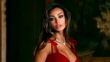 FOTO. Mădălina Ghenea, apariție incendiară cu o fustă minusculă. Fosta iubită a lui Dimitrov a atras toate privirile