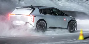 Autonomie reală la -37°C: Kia EV4 ridică ștacheta în segmentul dominat de Tesla Model 3