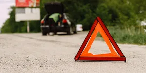 Triunghiul reflectorizant nu ajută dacă rămâne ascuns sub bagaje (P)