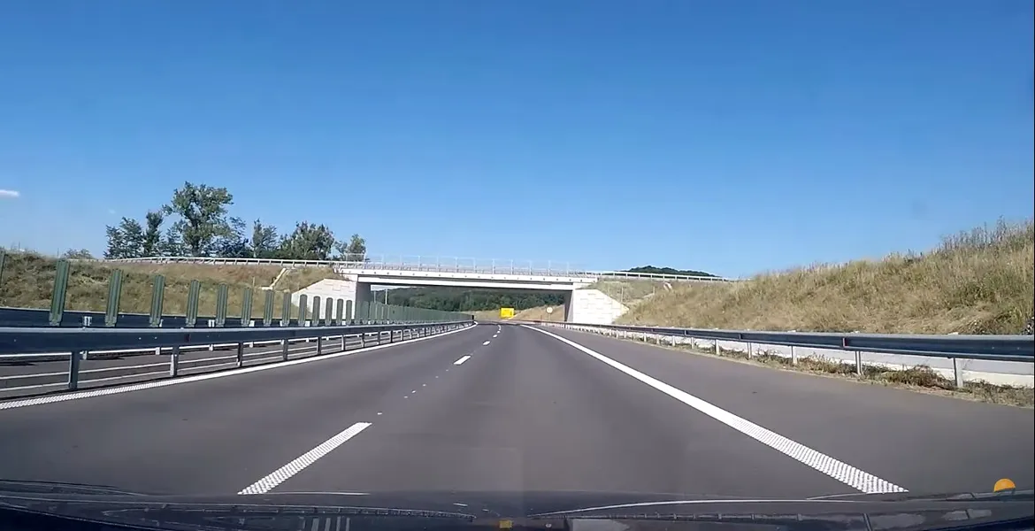 Autostrada Lugoj-Deva: Scandal uriaş după deschiderea circulaţiei pe 22 de kilometri