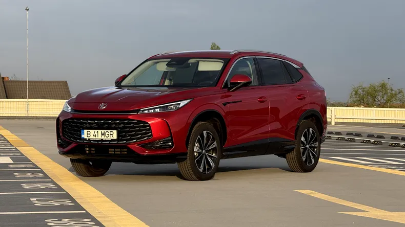 Am condus noua generație MG HS – Cât costă și ce oferă SUV-ul compact?
