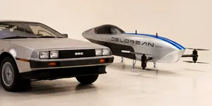 <span class='prepend'>Foto & Video |</span> DeLorean intră în domeniul curselor de mașini zburătoare. Compania va reprezenta Statele Unite cu un model de curse