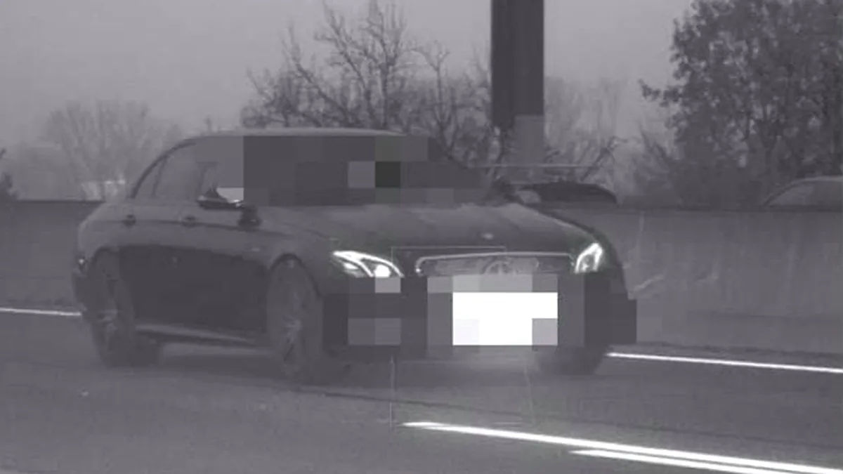 Un șofer de Mercedes a fost prins cu 244 km/h. Limita de viteză în zonă era de 80!