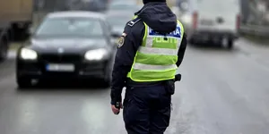 Guvern: Muncă în folosul comunității sau închisoare pentru șoferii care nu plătesc amenda rutieră