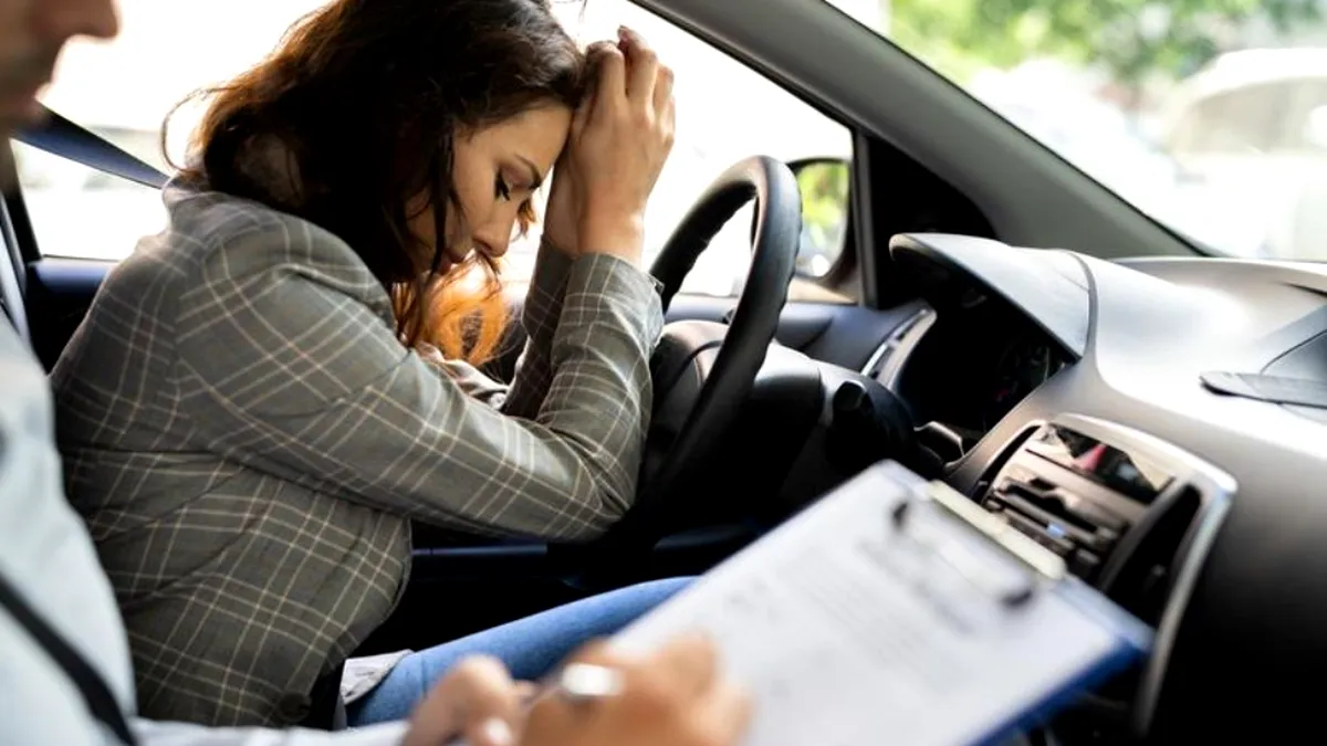 Ce greșeli banale fac 7 din 10 șoferi începători la proba practică fără să își dea seama? (P)