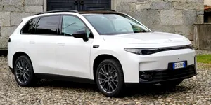 Leapmotor continuă expansiunea pe segmentul automobilelor electrificate. A livrat peste 71.000 de vehicule în aprilie 2026