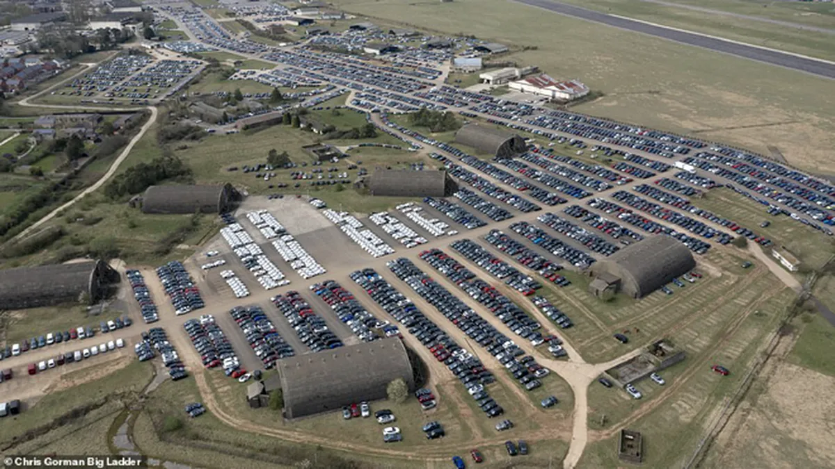 Mașini în valoare de zeci de milioane de euro abandonate în cea mai mare parcare