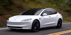 Mânerele retractabile stil Tesla, interzise pe cea mai mare piață auto din lume