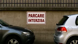 Ai voie să parchezi pe locul unui vecin dacă acesta este plecat? Ce spune legea în 2026