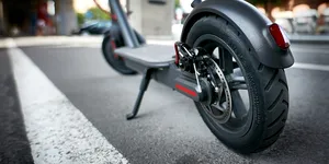 Trotinetele electrice vor avea nevoie de RCA. România adoptă noua lege inspirată din modelul european