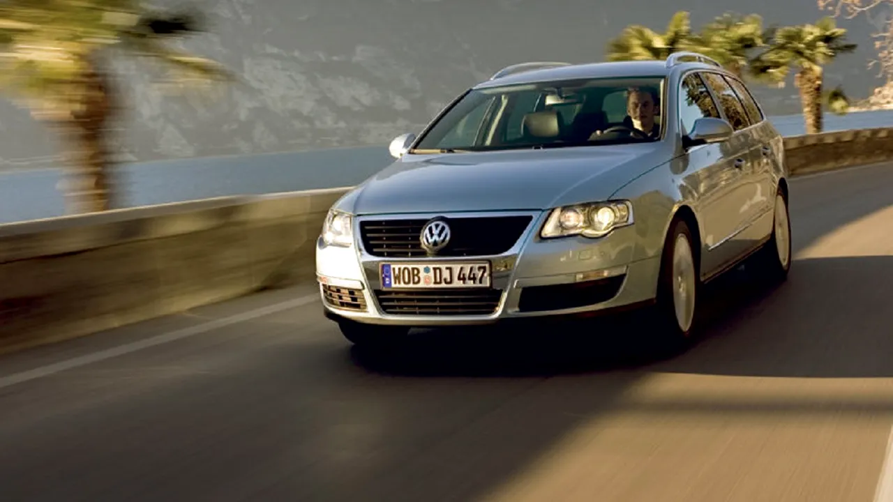 Ce rol are cureaua de distribuție și după ce număr de km cedează aceasta Volkswagen-Passat_Variant-2006-800-16 