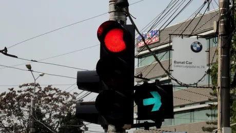 Lista intersecţiilor în care vor fi montate semafoare cu verde intermitent 