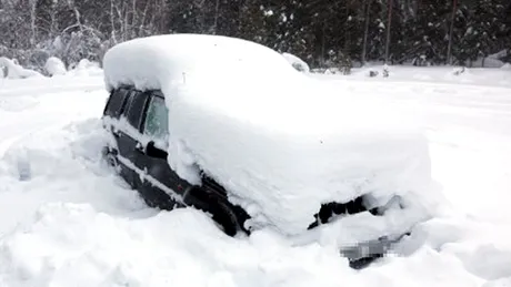 INCREDIBIL: a supravieţuit două luni în maşină, sub zăpadă!