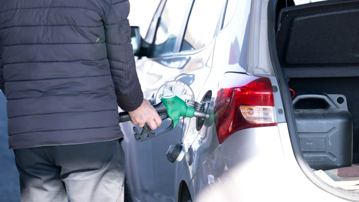 Motorina ajunge la 9 lei/litru! La ce preț se vinde acum benzina, în România