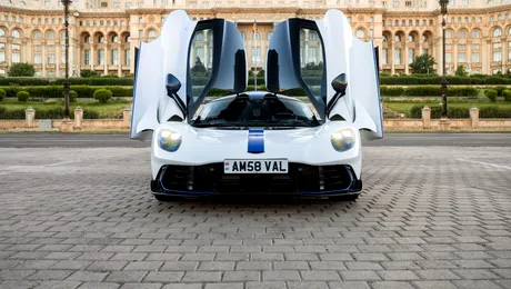 Versiunea decapotabilă a Aston Martin Valhalla va debuta spre finalul toamnei. Ce știm până acum?