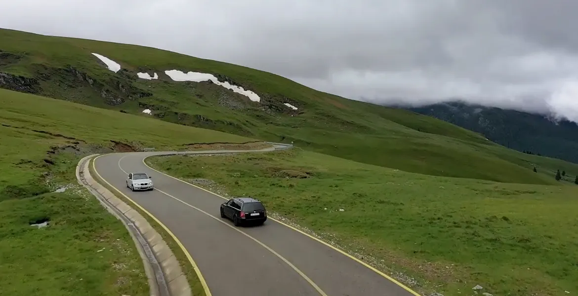 S-a deschis un centru de vaccinare pe Transalpina, la peste 2100 de metri