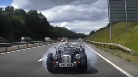 Şoferul unui Morgan a lovit puternic un SUV Audi din 2019 şi a supravieţuit miraculos - VIDEO