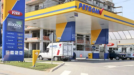 Petrom ieftineşte iarăşi benzina