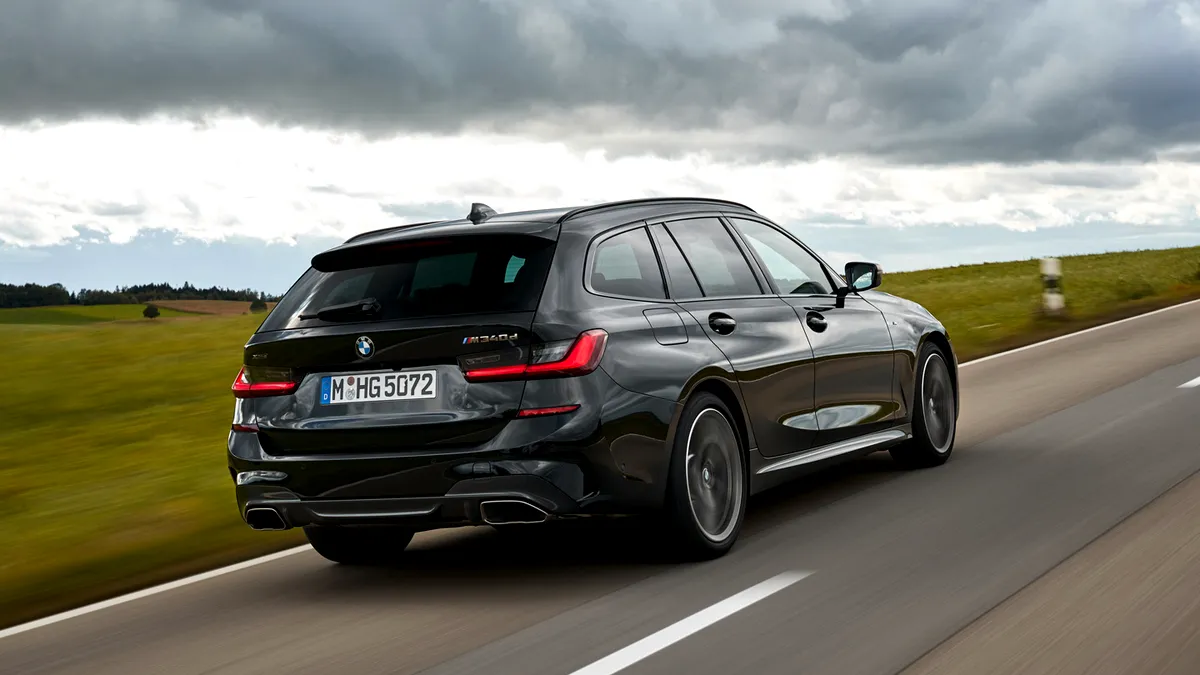 BMW a dezvăluit un teaser cu viitorul break de performanță M3 Touring (cu video)