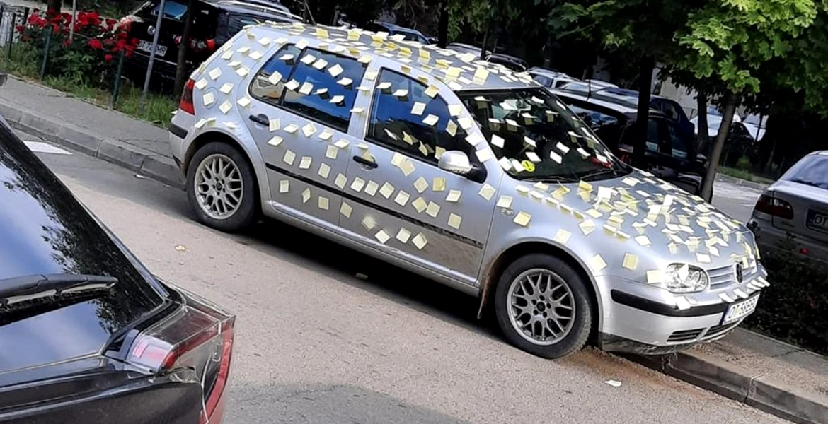 Un șofer din Slatina s-a ales cu mașina plină de post-it-uri – FOTO