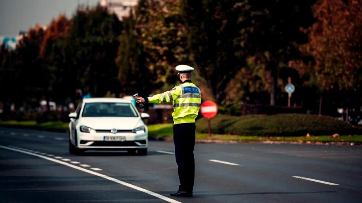 Ce trebuie să facă șoferii când sunt opriți de Poliție, dacă nu vor să rămână fără carnet