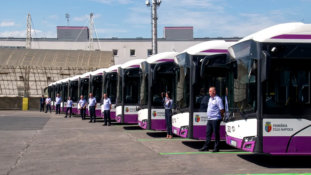 Flota de transport public dintr-un municipiu din România ajunge la 70%: 40 de autobuze noi intră pe traseu