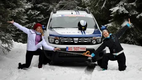 Două românce participă la Raliul Gazelelor 2015 cu o Dacia Duster preparată pentru competiţii