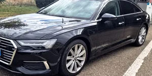 Tânăr de 25 de ani, rămas fără bolidul Audi A6 pe care susține că a dat 29.000 de euro. Mașina, căutată de autoritățile din Franța ca probă penală