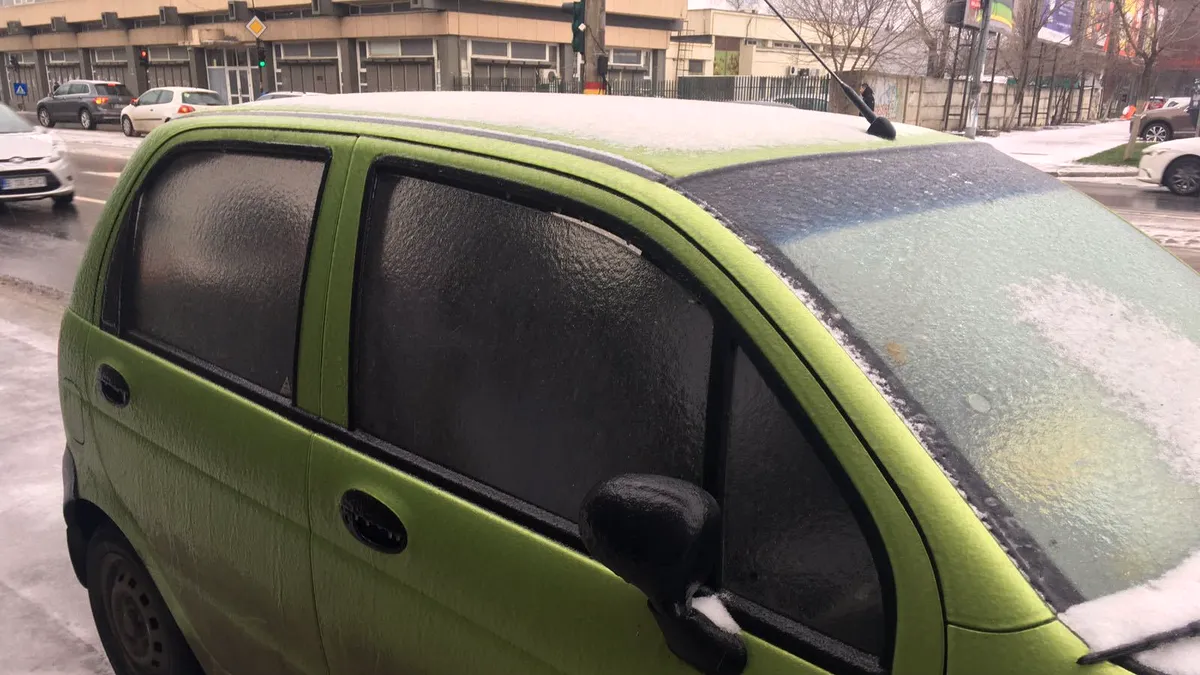 Îngheţ şi polei în Capitală, în ultimele 24 ore: Multiple accidente rutiere, soldate cu 13 răniţi