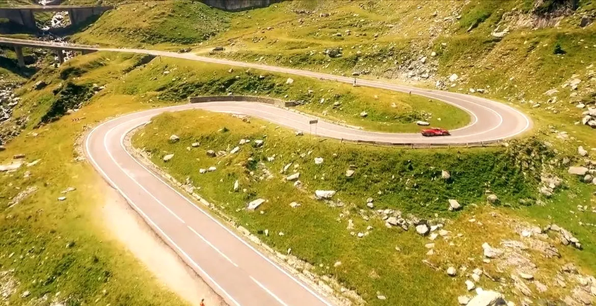 Transfăgărăşan şi Transalpina se închid