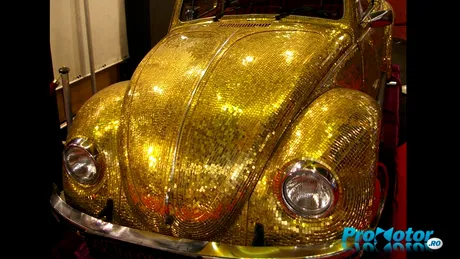 VW Beetle din aur la Luxury Show
