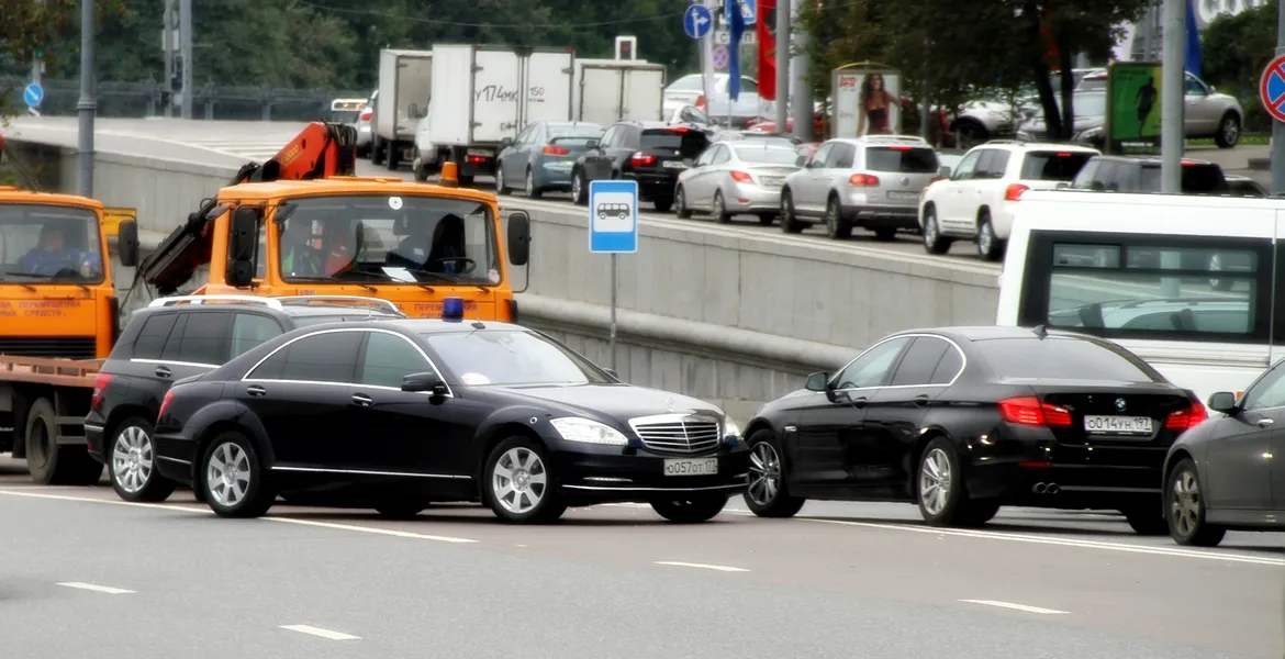 Rusia interzice permisele de conducere pentru persoanele cu „tulburări sexuale”